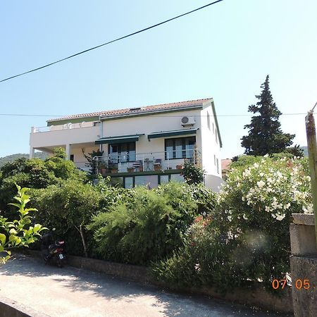 Apartments Suljic - Cash Only Property สตารีกราด ภายนอก รูปภาพ