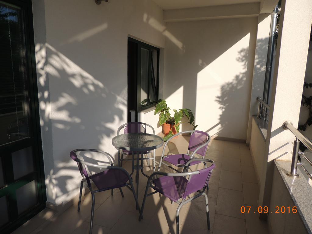 Apartments Suljic - Cash Only Property สตารีกราด ภายนอก รูปภาพ