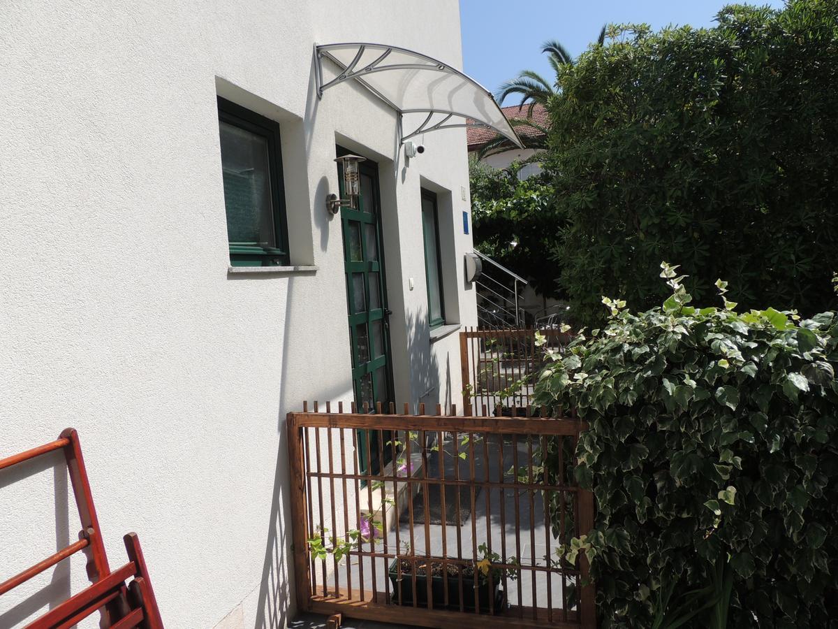 Apartments Suljic - Cash Only Property สตารีกราด ภายนอก รูปภาพ