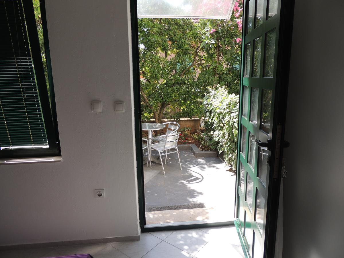 Apartments Suljic - Cash Only Property สตารีกราด ภายนอก รูปภาพ