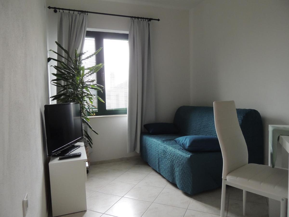 Apartments Suljic - Cash Only Property สตารีกราด ภายนอก รูปภาพ