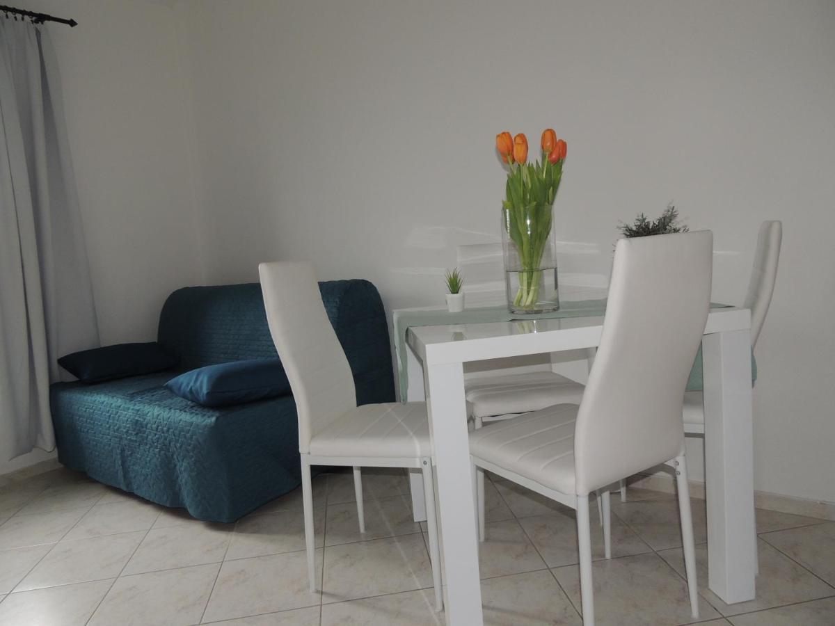 Apartments Suljic - Cash Only Property สตารีกราด ภายนอก รูปภาพ