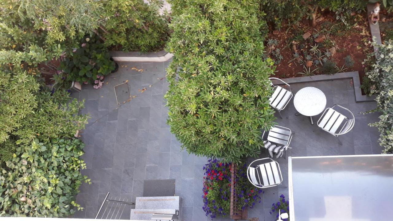 Apartments Suljic - Cash Only Property สตารีกราด ภายนอก รูปภาพ